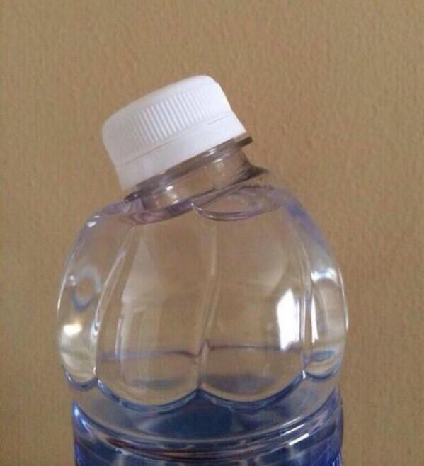 sajcasm_'s tweet image. Stephen Hawking