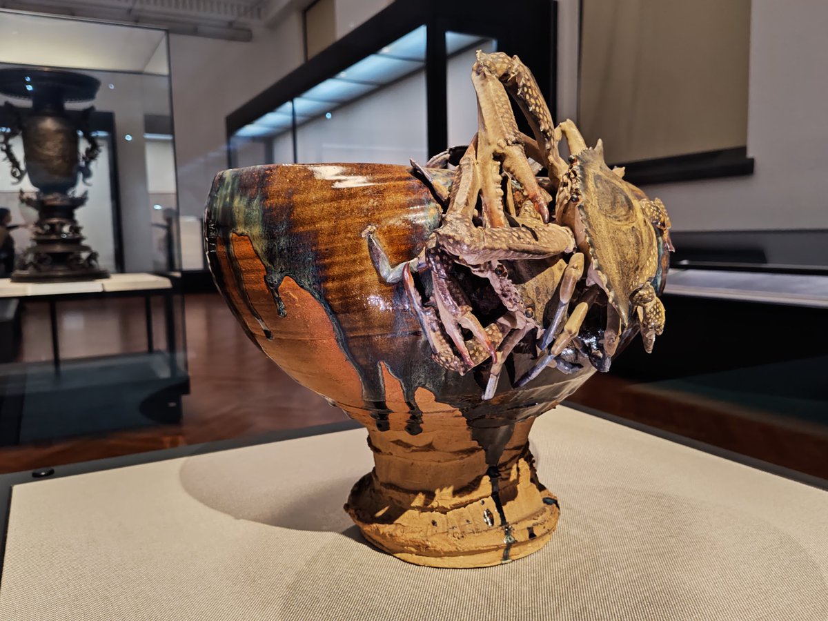 宮川香山のカニの鉢、久しぶりに見たけどやっぱりどうかしてる造形だな