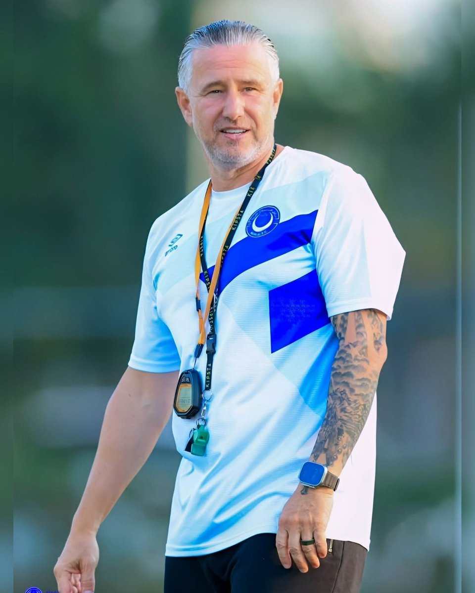 تعريف الغباء في صورة !! 
طرد صلاح عادل تتحمله انت بس .. لاعب سجله في الطرد مرعب تقوم انت يا غبى تطلع بوغبا وتخلى صلاح عادل العندو كرت !! 
الحسنة الوحيدة اننا ما حنشوف ثنائي صلاح عادل وبوغبا في الأدوار الاقصائية باذن الله