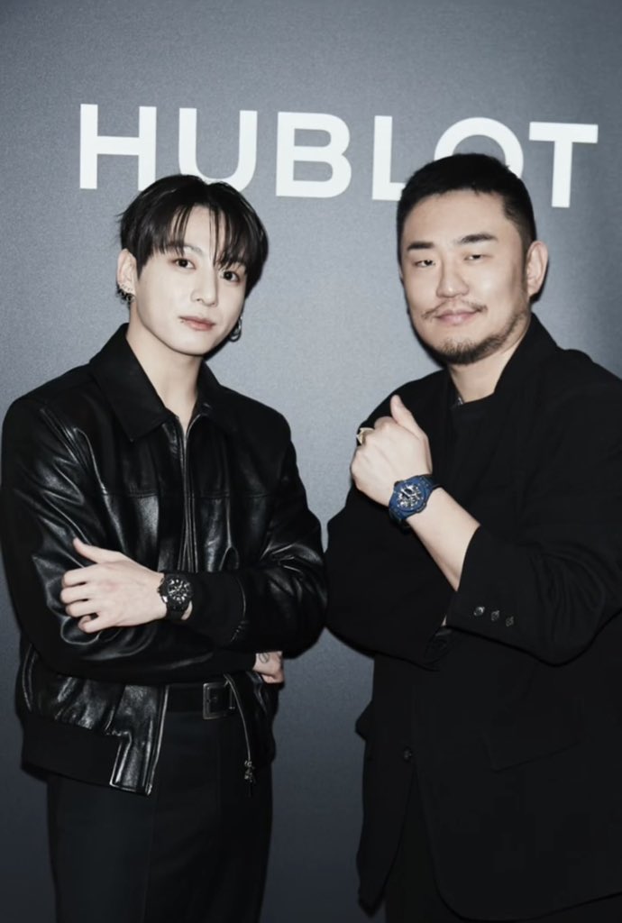 IMGOLDENCARD's tweet photo. Wow, so that night at the Hublot event, “there were only six people on the list who got to meet and greet him, competing with huge media outlets and publishers.”

#JUNGKOOKxHUBLOT https://t.co/4mTDROSDGs