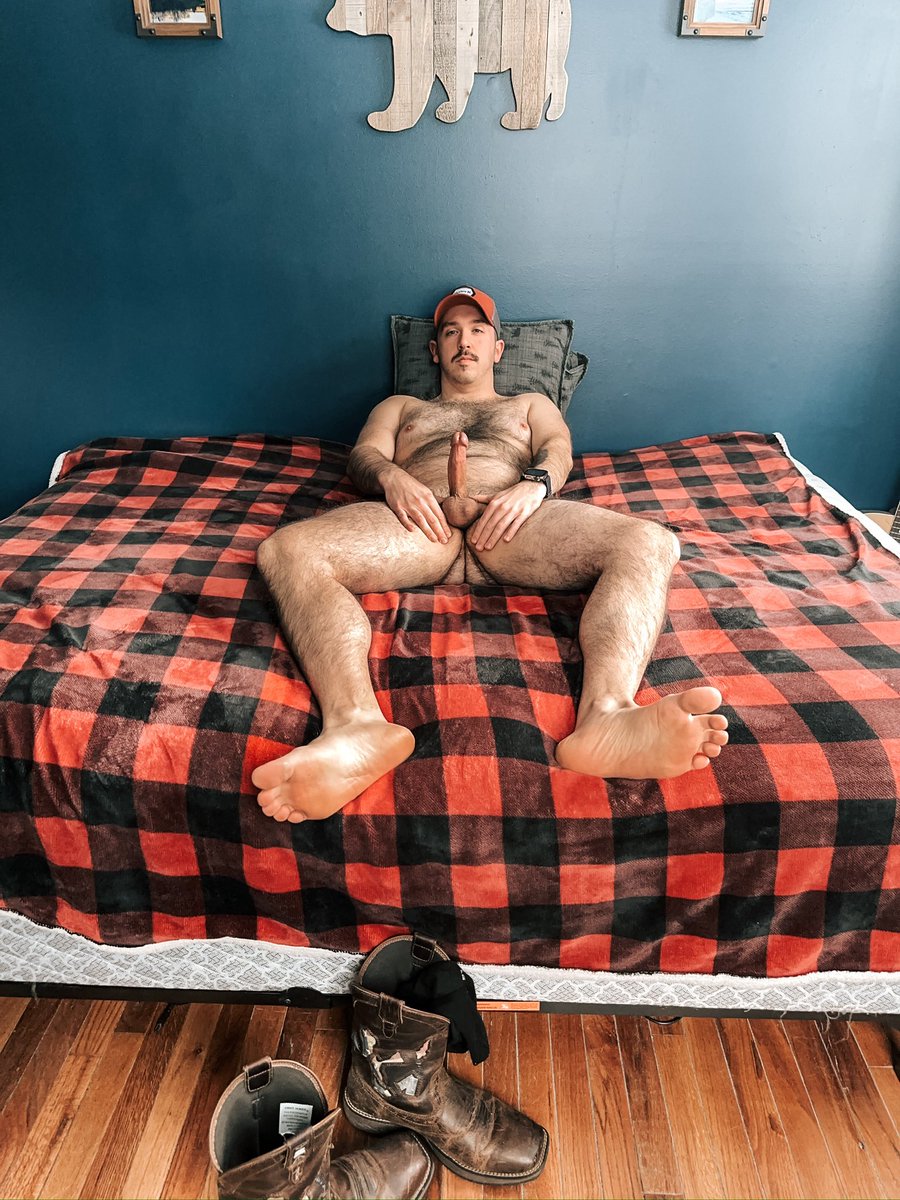 Here to fill your heart with.. cum.

onlyfans.com/vermontboy26