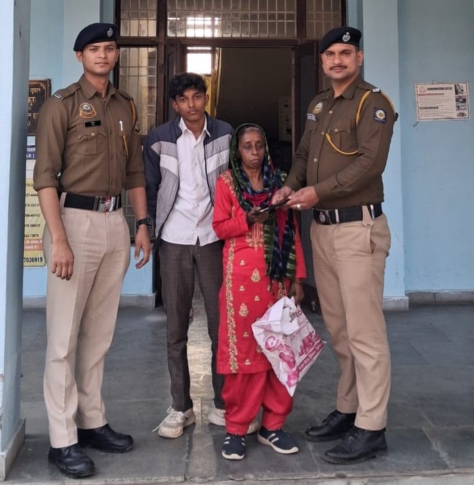 📱 Lost Mobile Recovered
Police Station Sansarpur Terrace and Police Station Moin swiftly traced and recovered a lost mobile phone through technical analysis.
The phone was handed over to its rightful owner.
Quick response. Dedicated service. 💪👮‍♂️