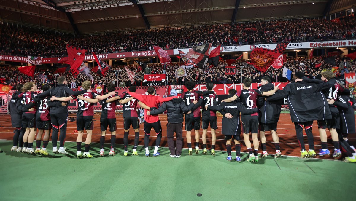 1_fc_nuernberg's tweet image. "Ein verdammt wichtiger Sieg!" ✊ 

Unser Nachbericht zu #FCNKSC 👉 0cn.de/nachbericht-fc…

#fcn