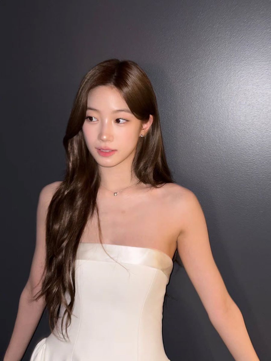 ssera_central's tweet image. Fearnots, drop the tags!!!

#KazuhaForKhaite 
#KAZUHAxKHAITE
#NYFW #KAZUHA

what has been your favourite 2025 look of Kazuha ?

Mine: