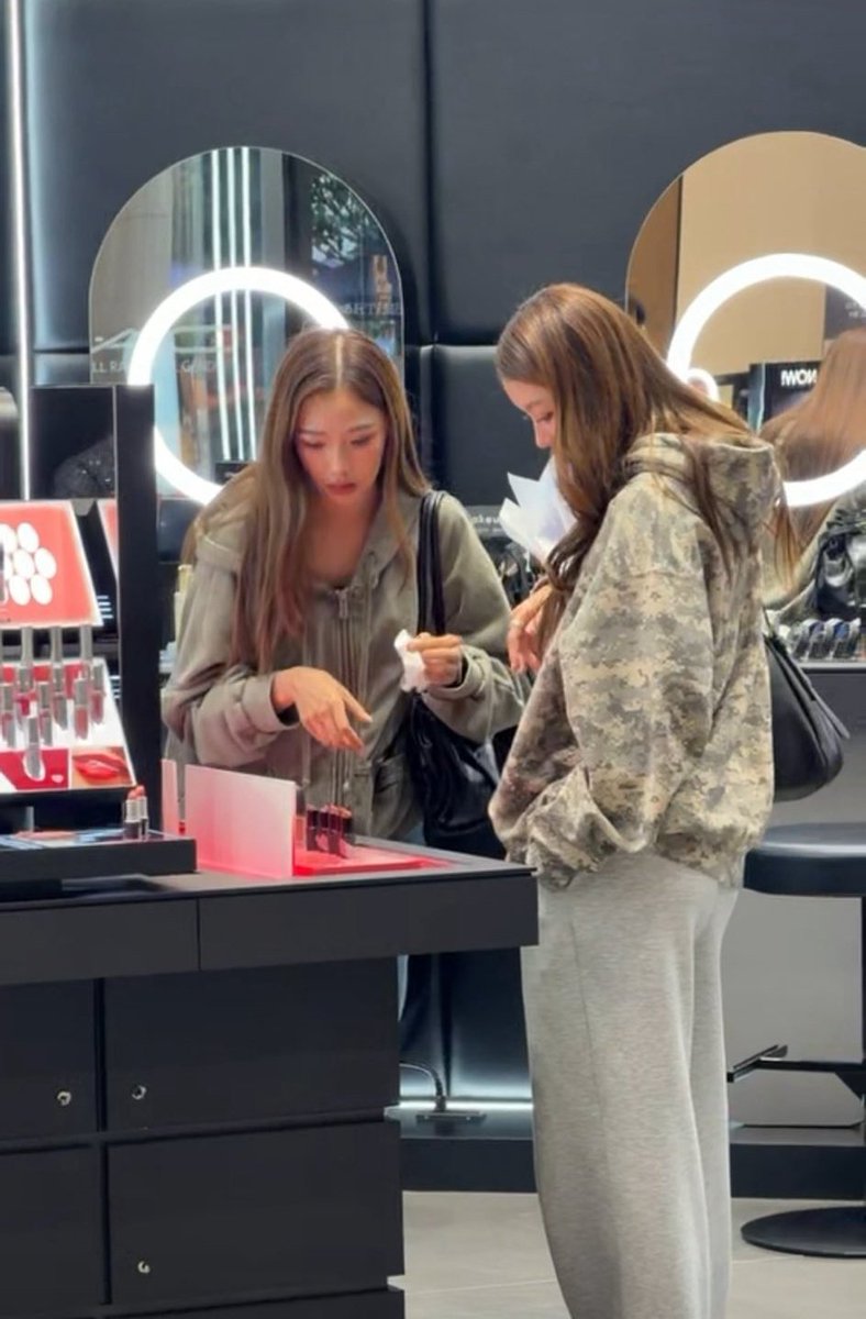 remember when Namtan said " she's the manly woman and Film is the girly woman in their relationship. It's just we never see it "

The way Namtan is holding a flower bouquet &amp; waiting for Film to finish her shopping 🫠~

#NamtanFilm #น้ำตาลฟิล์ม