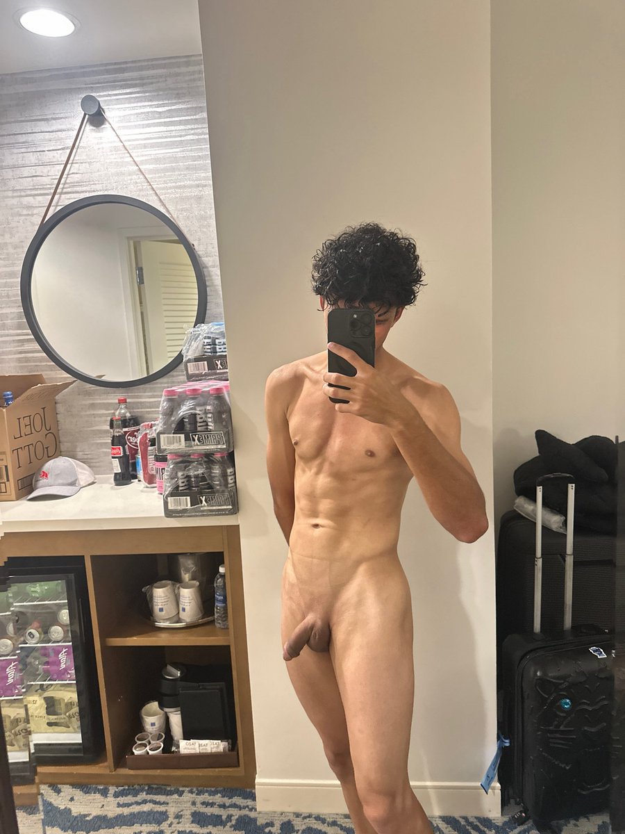 Apollhoe Folf~ 🔜FWA tweet media