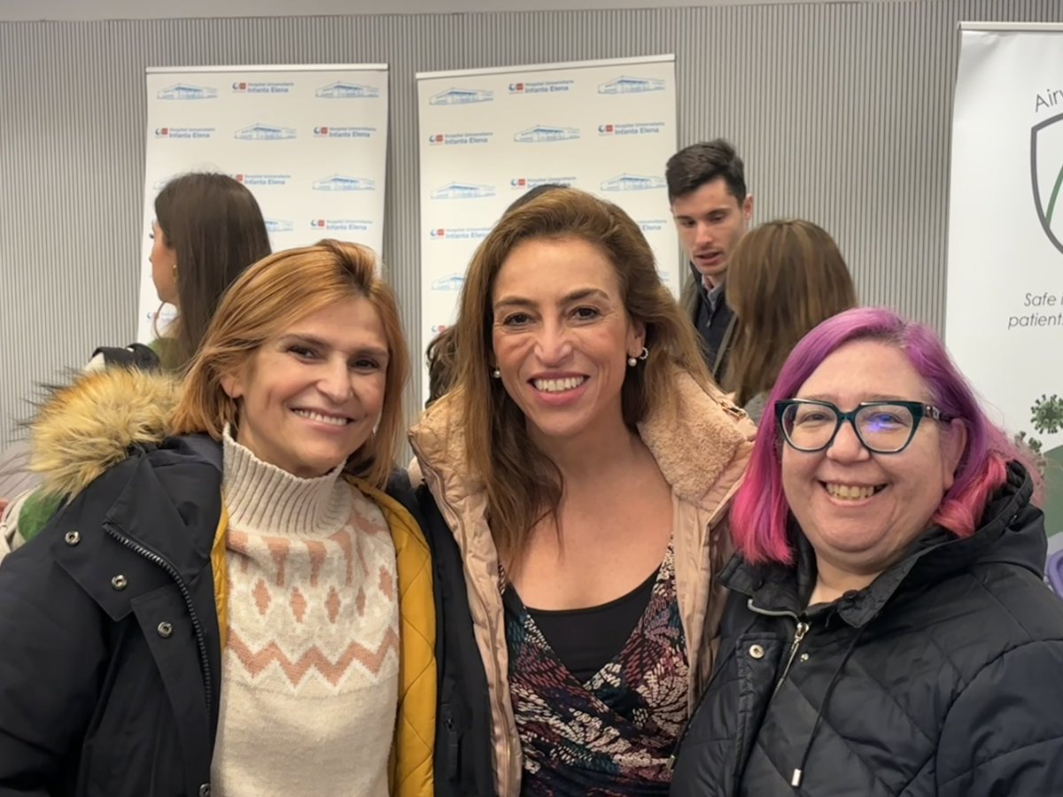 DraPascual's tweet photo. Jornadas #postMIR; acompañar a los futuros residentes en un momento clave. Contar con nuestros residentes y del equipo de docencia es fundamental para trasladar una visión realista de las especialidades, poniendo en valor la oferta formativa y el compromiso con la calidad docente https://t.co/qW4g3O4F2t