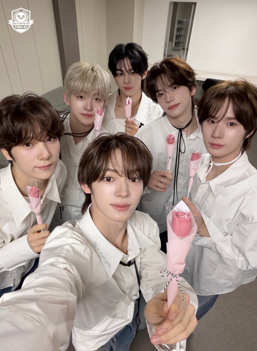 TWS:42 [weverse membership] HAPPY Valentine's Day with TWS