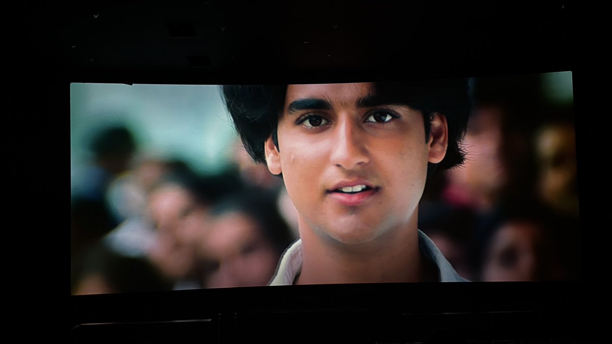 ChandruReviews's tweet photo. Show time 🍿 #KadhalrDhinam  @TheVetriCinemas 
#Gunal #sonalibendre @arrahman https://t.co/B65WNRh2tK
