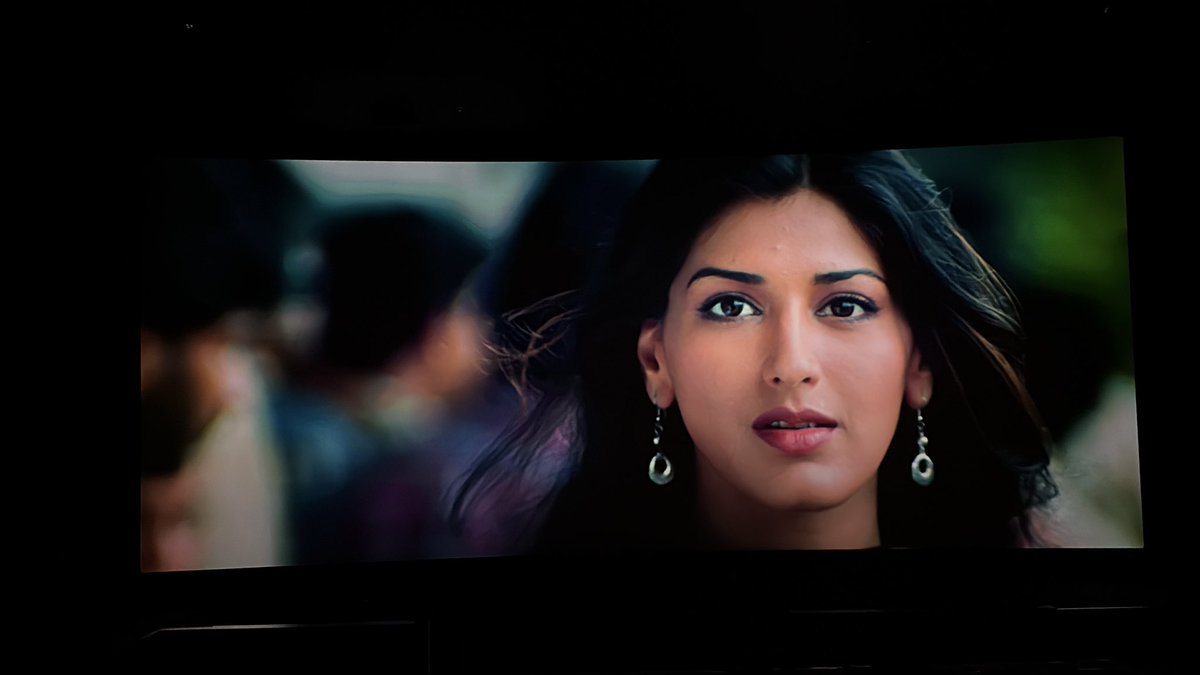 ChandruReviews's tweet photo. Show time 🍿 #KadhalrDhinam  @TheVetriCinemas 
#Gunal #sonalibendre @arrahman https://t.co/B65WNRh2tK
