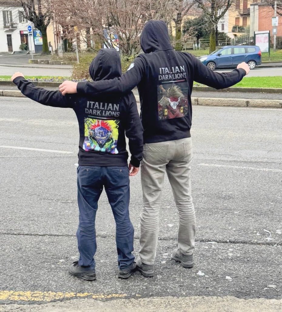 Met an Italian Dark Lion today 🦁🇮🇹  
Loaded Lions vibes from CDC… but darker.  
The pride is building. 👀🔥  

Thanks <a href="/RichDotCom21M/">RichDotCom21M</a> 🦁

#NFTs #DarkLions #CryptoCom  <a href="/cryptocomnft/">Crypto.com NFT</a> <a href="/LoadedLions_CDC/">Loaded Lions</a> @ <a href="/SupremeShaney/">Shane | Crypto.com 🇨🇦</a>
