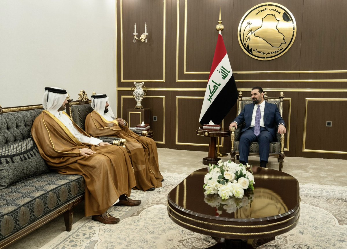 استقبل رئيس مجلس النواب السيد هيبت الحلبوسي، اليوم السبت، سفيرَ دولة قطر لدى العراق السيد سلطان بن مبارك الكبيسي.

وتناول اللقاء العلاقات الثنائية، والتأكيد على استمرار التعاون والعمل المشترك في مختلف المجالات، ومنها التعاون والتنسيق البرلماني إزاء القضايا ذات الاهتمام المشترك.