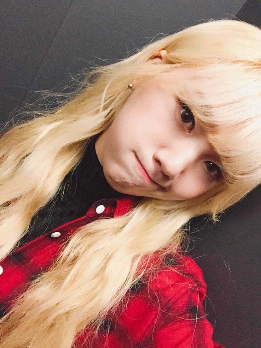 하씨 넘 귀여워 ㅠ 내가 좋아하는 금발밈
사실 누구나 좋아할걸?