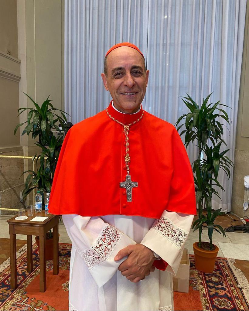 Mientras que los archivos Epstein comienzan a ver la luz, los de la Iglesia católica —millones de documentos— siguen blindados en el “archivo secreto” del Dicasterio para la Doctrina de la Fe. El cardenal <a href="/Tuchofernandez/">Víctor Manuel Fernández, Tucho, Cardenal</a> es el Pam Bondi del Vaticano. <a href="/Pontifex_es/">Papa León XIV</a> <a href="/episcopadocol/">Conferencia Episcopal de Colombia</a>