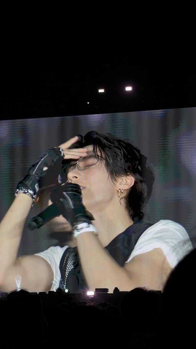 letmeloveanton's tweet image. FUCK U ANTON