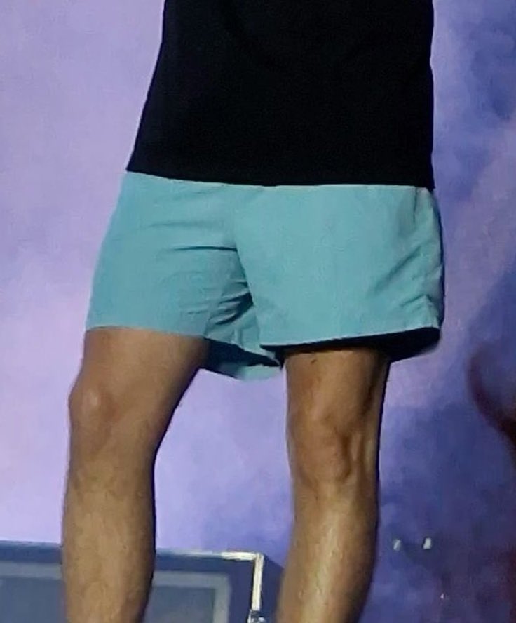 babygirloui's tweet photo. my suggestion for tour is that the shorts keep getting shorter as the shows pass https://t.co/6n2TYmCnom