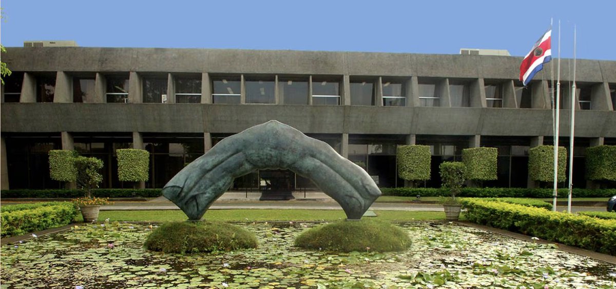 Piñata...Haciendo botín con parientes en puestos claves de la Presidencia Descarados y corruptos, de arranque, como los demás. Por eso se necesita una Contraloría muy fuerte e independiente, y una  Fiscalía a prueba de fuego.
<a href="/asambleacrc/">Asamblea Legislativa</a> <a href="/FrenteAmplio/">Frente Amplio - Costa Rica 🇨🇷</a> <a href="/CIndustriasCR/">CICR</a>