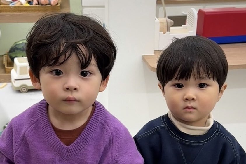 ippeunypen's tweet photo. “double dates to play dates”
jaywon &amp; sunsun mini au

after years of living abroad, jay and jungwon return to korea and reunite with their old college friends sunghoon and sunoo with their little ones tagging along. https://t.co/knzp1VtcNT