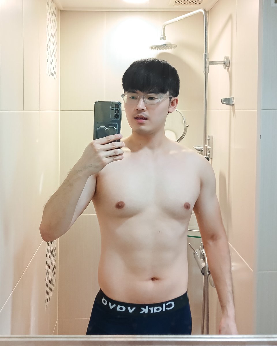 사몽정😘😊🥰😍🤩😚😝👻❤️🧡💛💚💙💜 tweet media