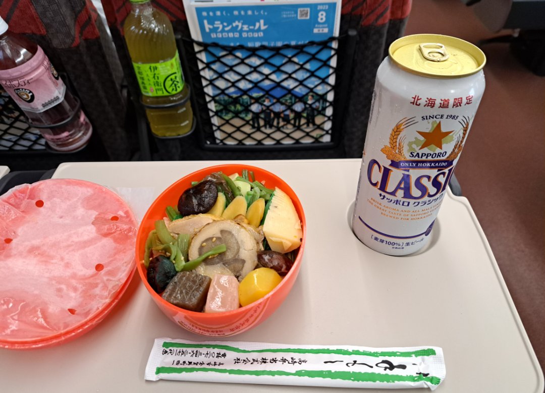 りりかさん… 食いしん坊キャラだったのか!🤣 食いしん坊キャラと言えば