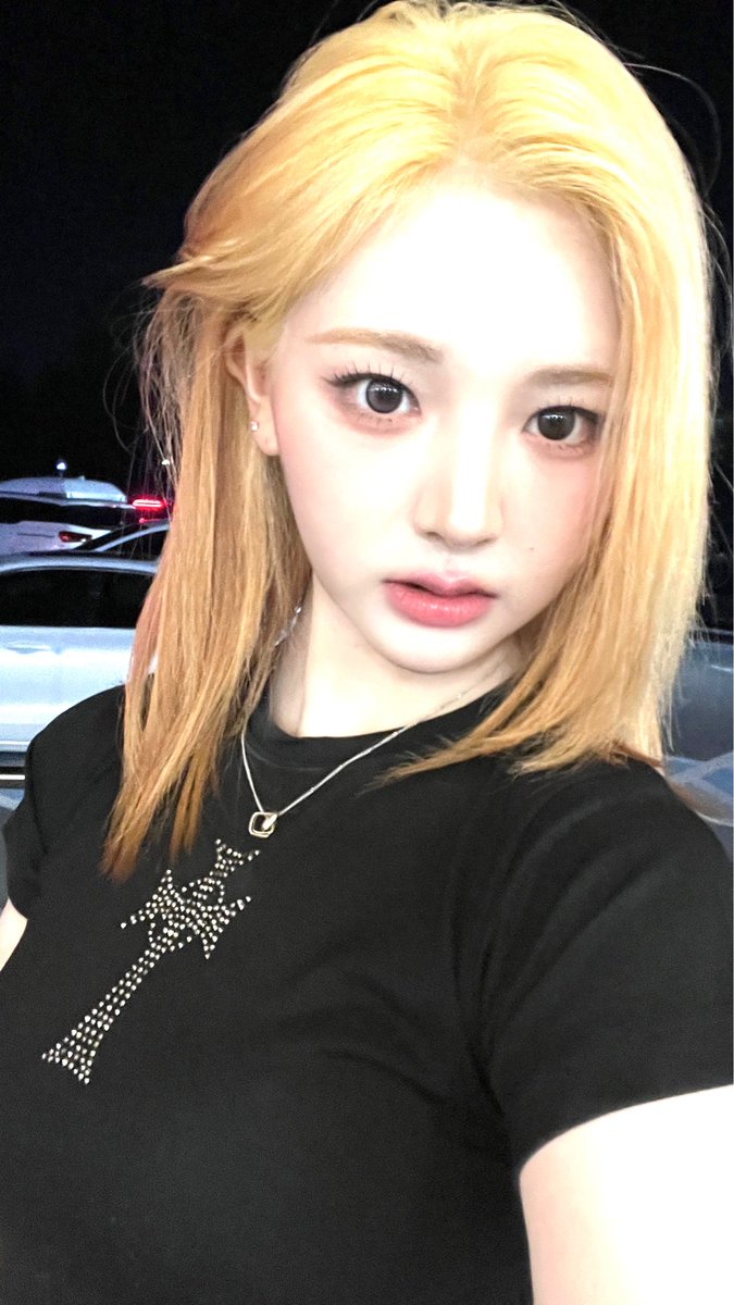Blonde hair Yeonji💙🥀

#tripleS #트리플에스 
#YeonJi #곽연지 #연지