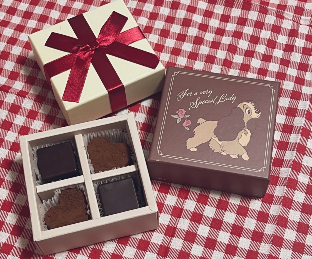 cooking_no21's tweet photo. ハッピーバレンタイン🍫💗
今年はちゃんと頑張りました🙋‍♀️

ボンボンショコラと生チョコも💗

#バレンタイン
#生チョコ
#バレンタインディナー
#料理好きな人とつながりたい https://t.co/Rakv9yK7qs