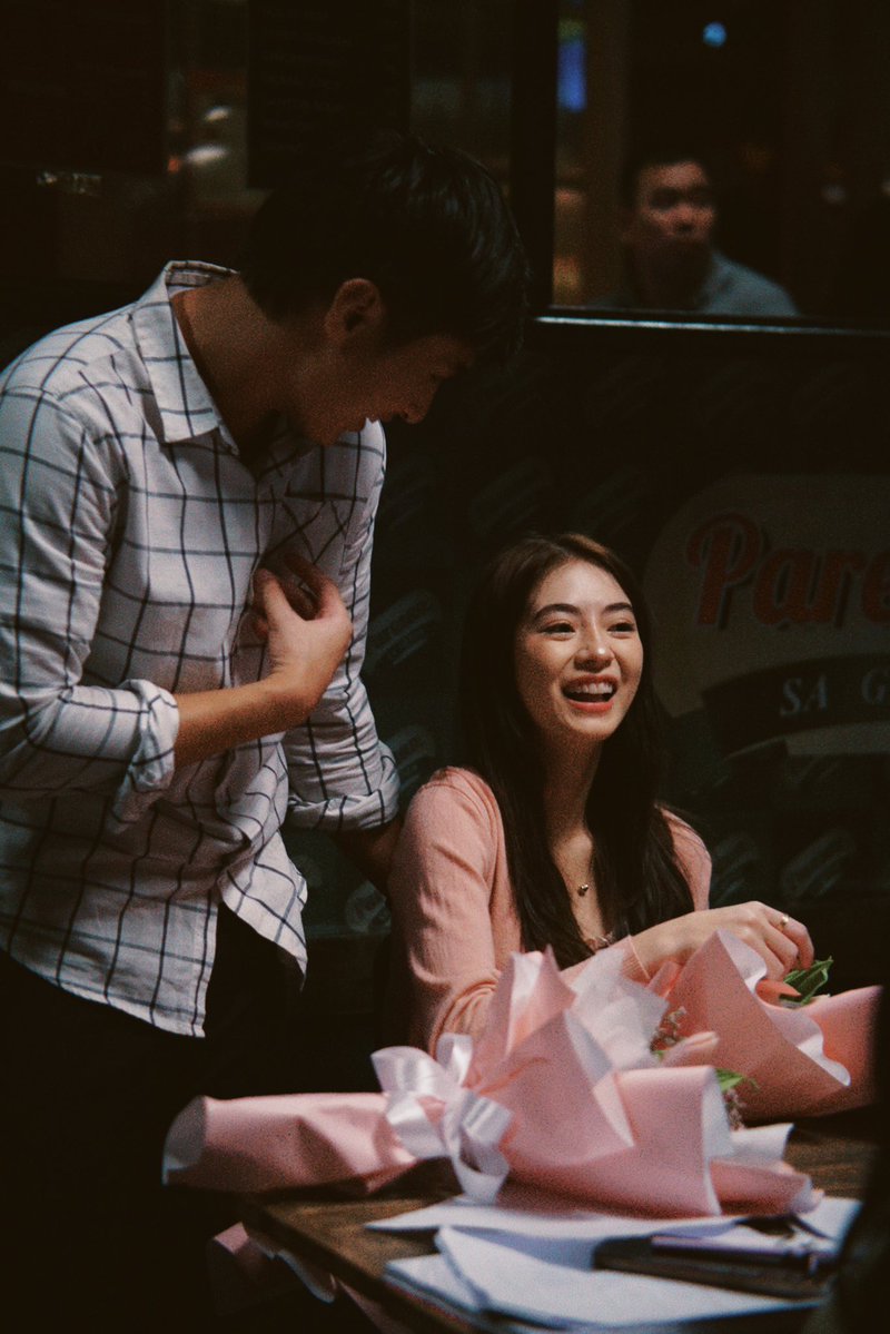 __CARRIE01's tweet image. Na para bang nakatanggap din kami ng tulips galing kay JM dahil sa kilig. 😫