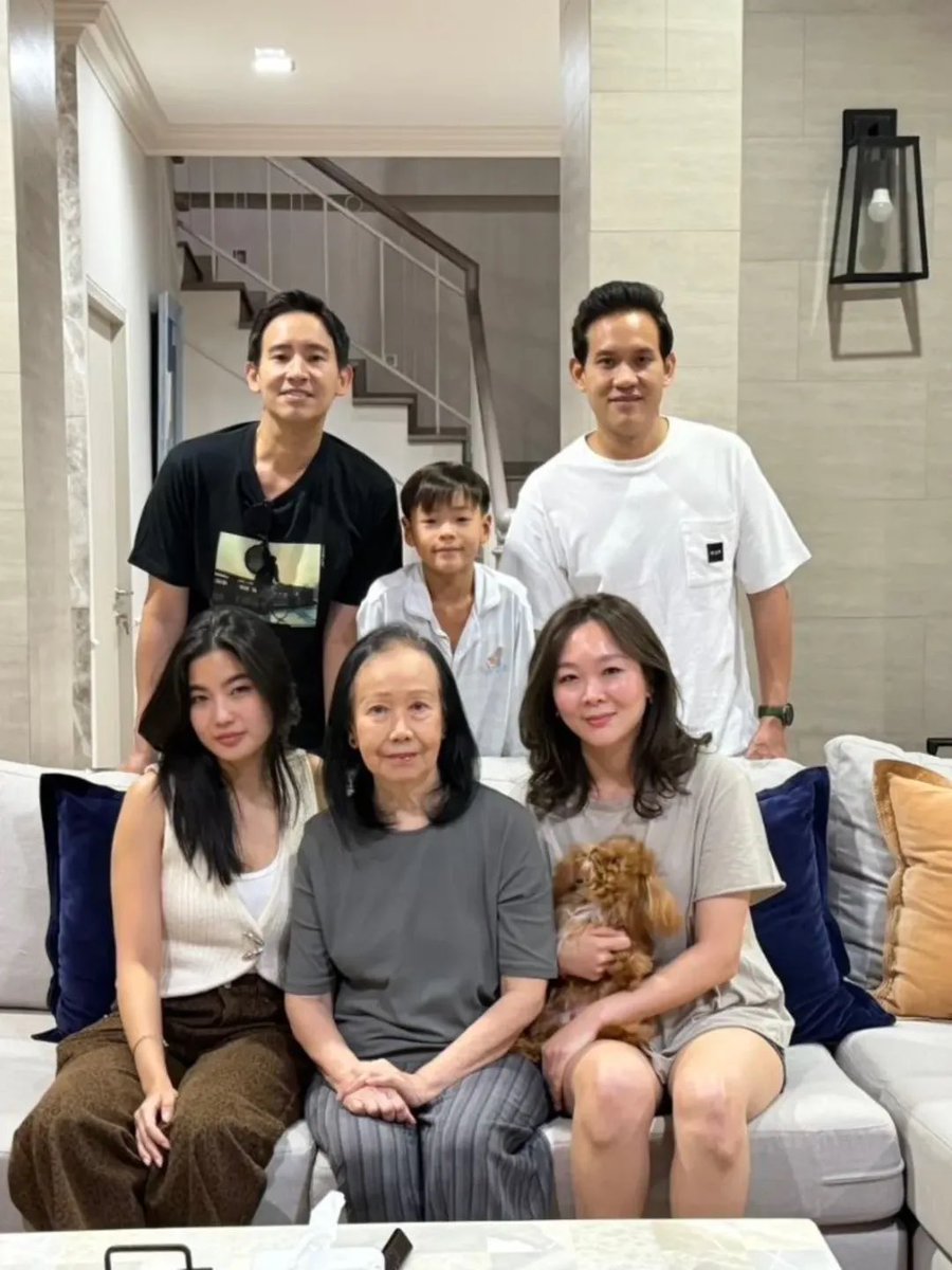 เปิดตัววันวาเลนไทน์ตามสัญญา พาไปหาครอบครัวแล้วเรียบร้อย ยินดีกับความรักครั้งใหม่ของพี่ทิมด้วยนะคะ 🥹🧡