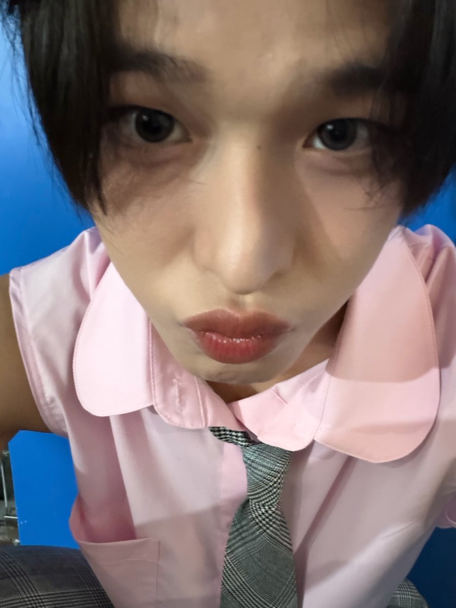 260214 Riku Weverse Update

Happy Valentines ❤🍫 Kuri instead of chocolate❤

#RIKU #리쿠 #リク #NCTWISH