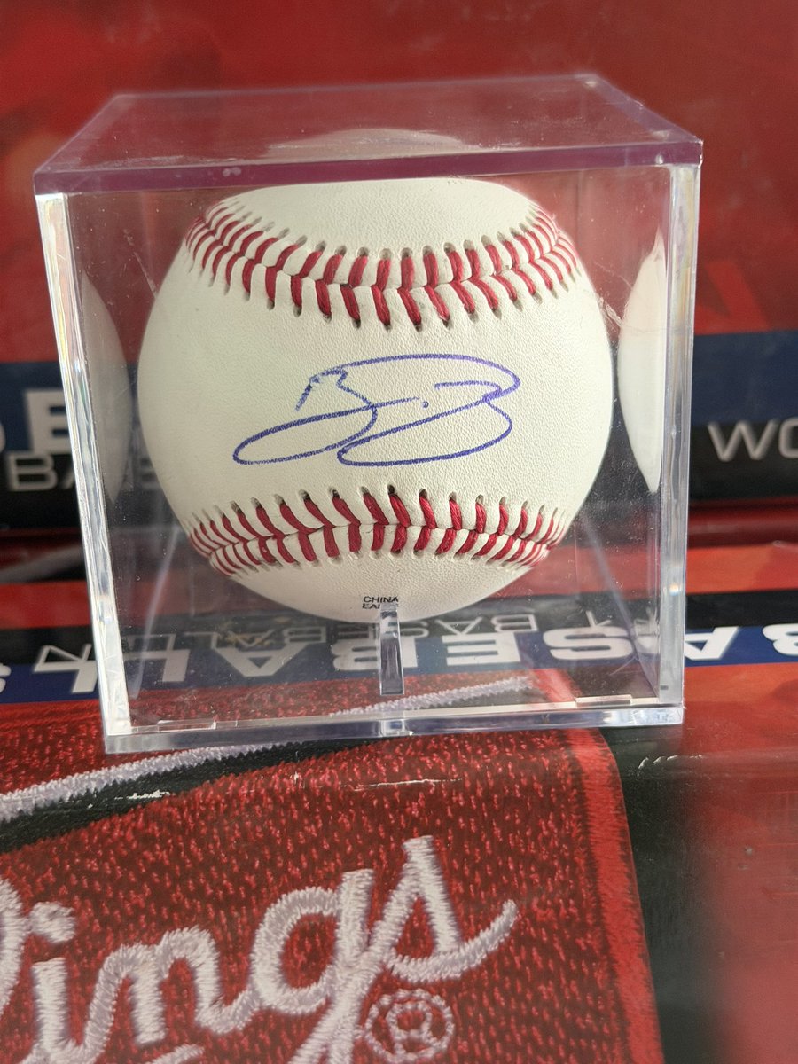 🚨Giveaway Time🚨

Once The Shea Hello Newsletter gets to 500 Subscribers (we are at 471) rn

I’m giving away a signed Bo Bichette🔥 ⚾️

Retweet, like &amp; follow to enter

🔶BONUS🔶subscribe to 
The Shea Hello Media Newsletter👇🏼

This counts at 4 entries! 
substack.com/@sheahellomedi…