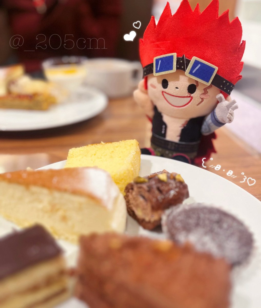 ｡ﾟﾟ･｡･ﾟﾟ｡
 ﾟ。　𝙷𝚊𝚙𝚙𝚢 𝚅𝚊𝚕𝚎𝚗𝚝𝚒𝚗𝚎♥️ ̖́-
　 ﾟ･｡･ﾟ