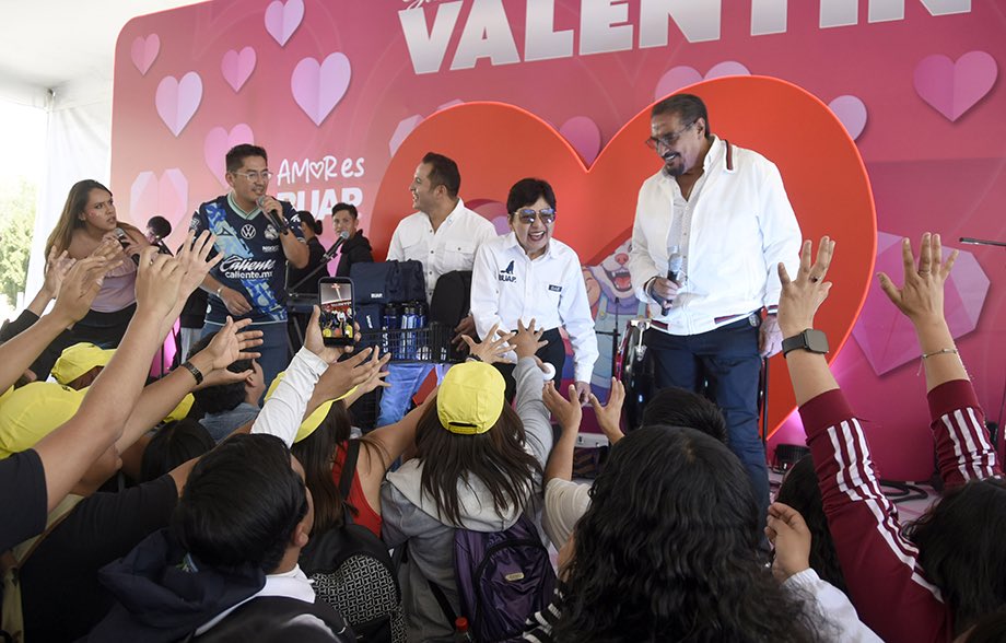 Celebra la <a href="/BUAPoficial/">BUAP</a>  el Día del Amor y la Amistad

La Rectora <a href="/LiliaCedilloMX/">Lilia Cedillo Ramírez</a> recorrió la tradicional kermés
#LaBUAPMasFuerte🐺 

diariomomento.com/celebra-buap-e…