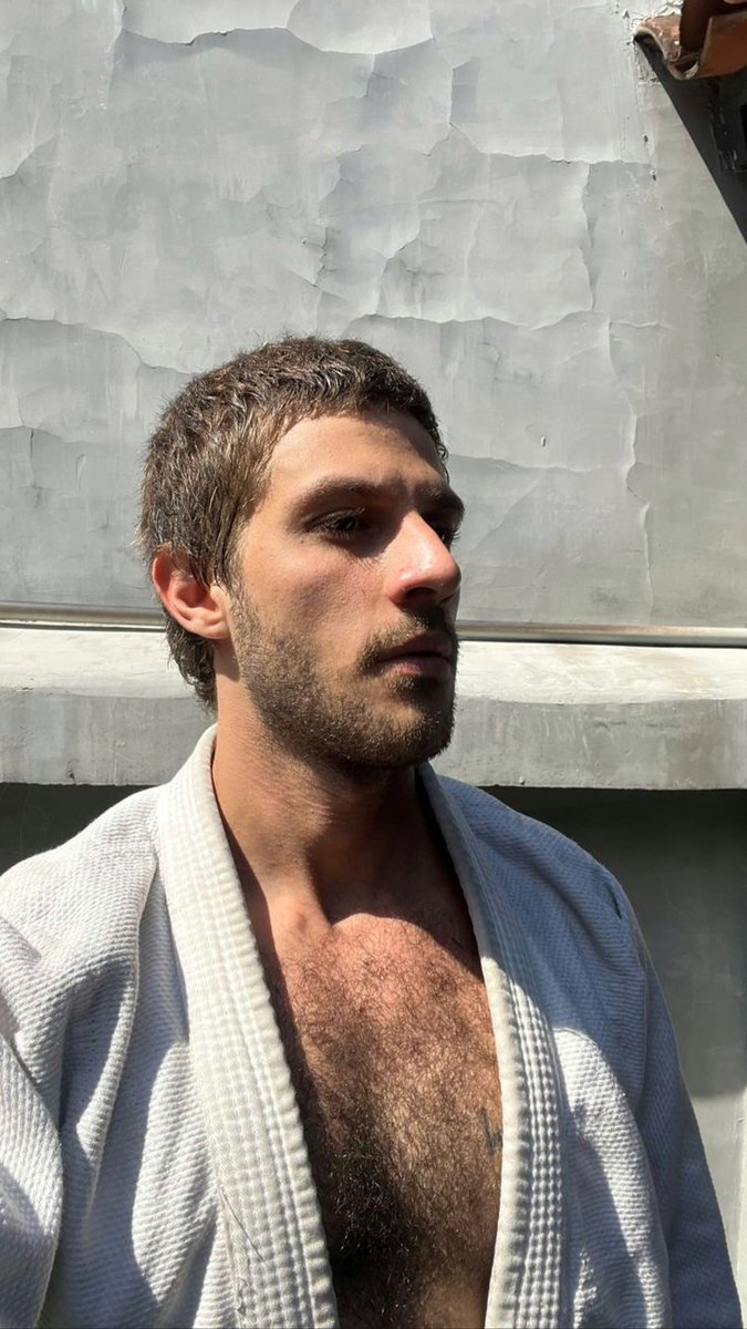 xscoolguy's tweet image. 