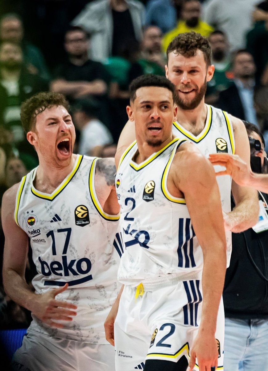 💥💥Sayfamız Ciddi Spam Altında Yunanlar bizi dün geceden beri Şikayet ediyorlar lütfen bu postu beğenelim RT yapalım 

1 Kişiye Yeni Sezon Forması Veriyorum 

#FenerbahçeBeko