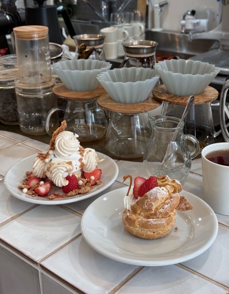 tpwk_08's tweet photo. 🦢🍓 https://t.co/b36pDSvUGb