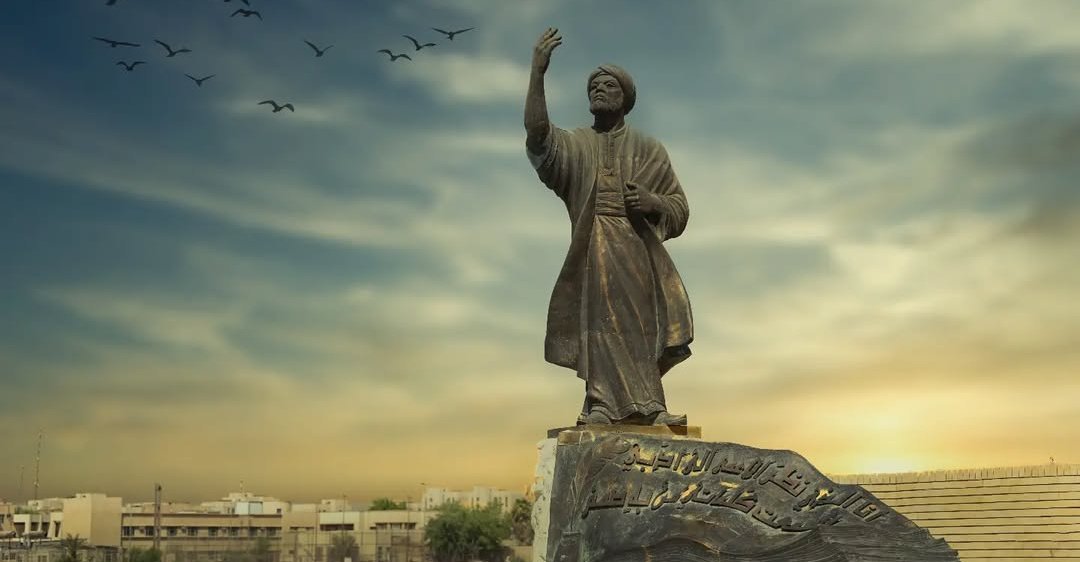 Hydikm's tweet photo. مهد اللغة ومركز تطورها.. العراق واللغة العربية:

- في العراق تم وضع قواعد اللغة العربية على يد ابي الأسود الدؤلي الذي قام بتأسيس علم النحو في البصرة لحماية اللغة من اللحن والحفاظ عليها.

- تطورت المدارس النحوية في العراق مثل المدرسة البصرية (بقيادة الخليل بن أحمد وسيبويه) والمدرسة الكوفية (بقيادة الكسائي والفراء) مما ساهم في وضع قواعد اللغة العربية وتطويرها.

- المدرسة الكوفية والبصرية أسستا تقاليد علمية متكاملة وضعت اللغة العربية في إطار علمي مدروس

- يعد الفراء البغدادي من كبار النحويين والمفسرين في القرن الثاني الهجري وقد اشتهر بتفسيره للقرآن الكريم ودوره في جمع قواعد النحو العربي

- يعد ابن قتيبة الكوفي من كبار علماء اللغة العربية وله العديد من المؤلفات في النحو والبلاغة واللغة. قام بجمع الكثير من الأمثال والأشعار العربية في كتابه "عيون الأخبار".

- يعتبر ابن جنيي الموصلي من أشهر علماء النحو والصرف، وكان له دور كبير في دراسة اللغة العربية. من أبرز أعماله "الخصائص"، التي تناول فيها قواعد النحو والصرف ودور الأصوات في اللغة

- من العراق انطلق علم العروض.. لقد وضع الخليل بن أحمد الفراهيدي علم العروض الذي يُعنى بأوزان الشعر العربي

- من العراق انطلق اول معجم في اللغة العربية.. وهو (معجم العين) الذي اطلقه الفراهيدي

- في بيت الحكمة في العاصمة بغداد جرت ترجمة العلوم والفلسفات من مختلف اللغات إلى العربية مما أدى إلى تطوير اللغة لاستيعاب العلوم الجديدة

- شهد العراق تطورًا كبيرًا في علوم البلاغة (المعاني، البيان، والبديع) على يد علماء مثل الجاحظ، الذي ألف كتبًا عظيمة مثل "البيان والتبيين".

- أسهم الأدباء والشعراء العراقيون مثل المتنبي وبشار بن برد وابو العتاهية والأصمعي وغيرهم الكثير في رفع شأن اللغة العربية من خلال أشعارهم التي أصبحت نموذجًا للفصاحة

- كان علماء العراق في طليعة من وضعوا قواعد التجويد وضبطوا القراءات مما ساهم في حفظ النص القرآني بأحكامه اللغوية

- في العصر الحديث استمر العراق في أداء دوره الريادي في حفظ اللغة العربية وتعزيزها من خلال مساهمات علمية وثقافية وأدبية أثرت العالم العربي بأسره

- كان بدر شاكر السياب من ابرز مؤسسي الشعر الحر وتجديد الأوزان الشعرية دون المساس بجوهر اللغة

- اعاد محمد مهدي الجواهري (شاعر العرب الأكبر) للقصيدة العربية هيبتها بجزالة ألفاظه وقوة أسلوبه

- قامت نازك الملائكة بوضع أسس الشعر الحر مما جعل اللغة العربية أكثر مرونة وعصرية

- في مؤشر سلامة استخدام اللغة العربية لعام 2023 وعدة اعوام قبلها وبعدها حصد العراق المركز الاول في استخدام اللغة العربية على مستوى العالم العربي.
