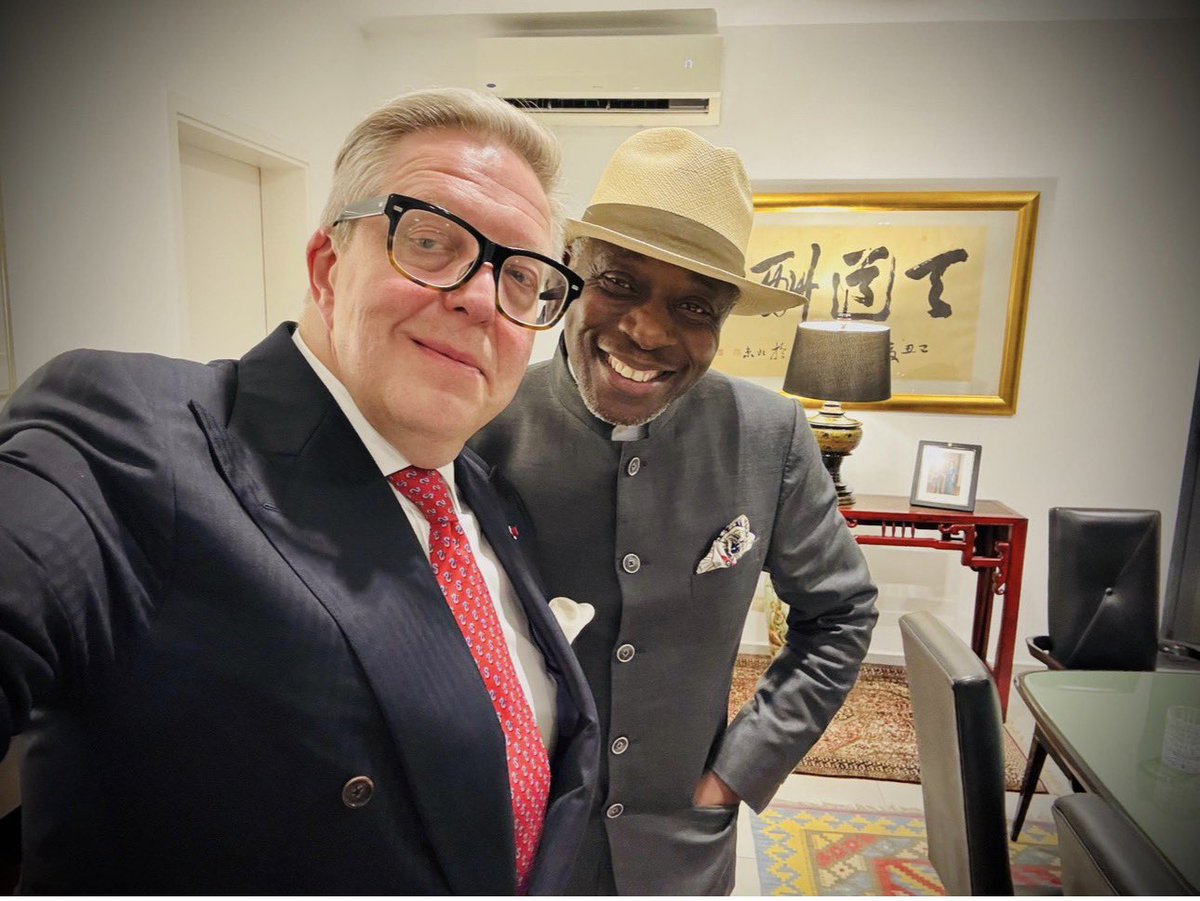 defustel tweet media