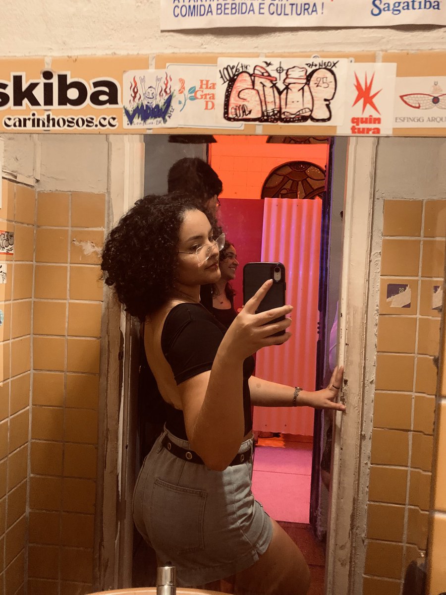 mulher diabo tweet media