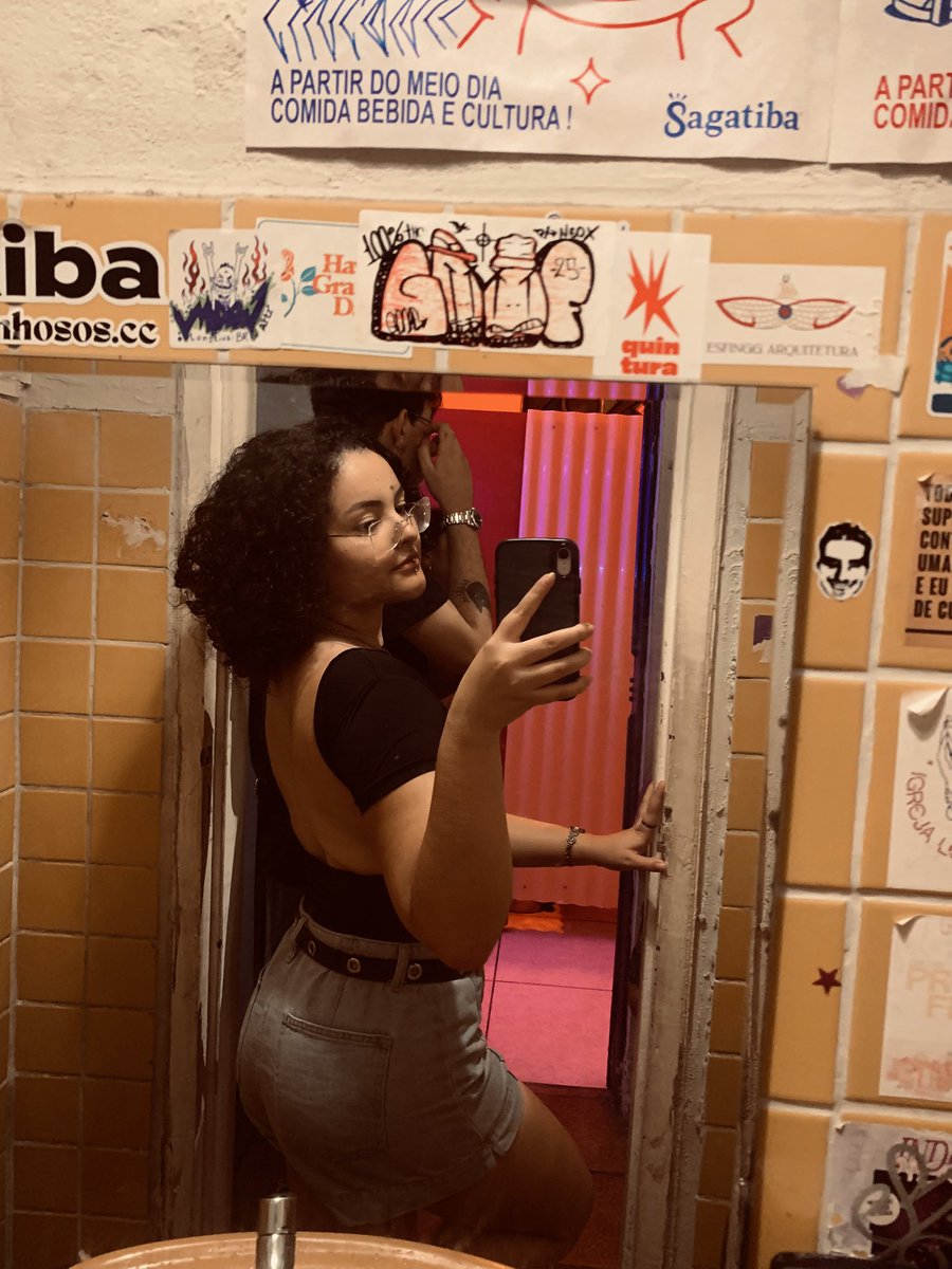 mulher diabo tweet media