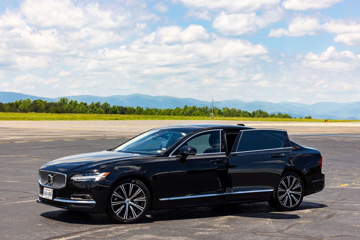 Ambassador Limousine tweet media