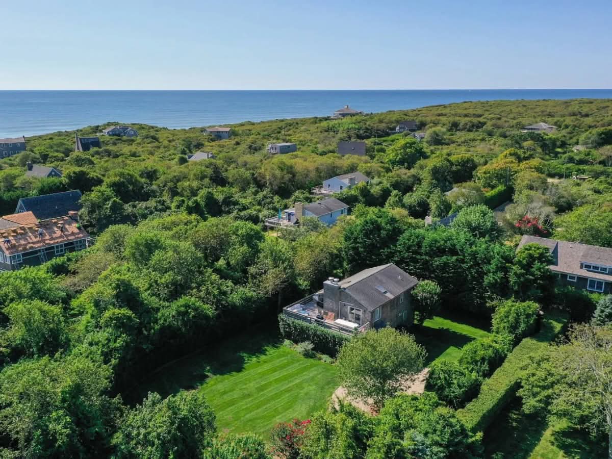 OssiningMATTERS's tweet photo. Dreaming of a beachside escape? 🏖️

Join us Mar 6 at @singsingkilbrew to bid on a Montauk Ditch Plains beach house weekend-value $3,855.

Sing, bid &amp; support Ossining students.
🎟 https://t.co/Bw35g3U4jw
✨ https://t.co/PUh80en3ID (auction items)

#SipSingSupport #Ossining https://t.co/2Gmgw4NS2Q