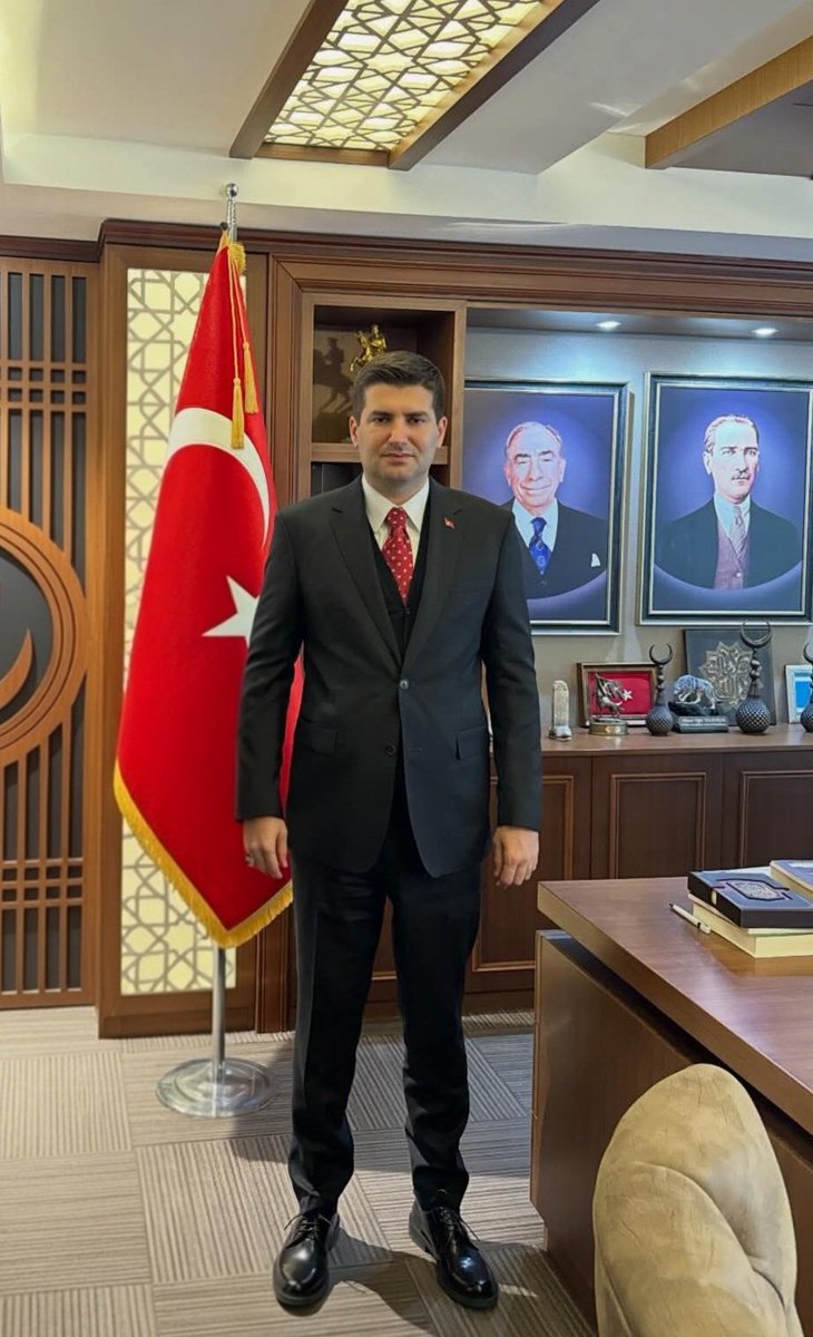 “Sözünüz mert, Duruşunuz net;  emrinizde, izinizdeyiz.”