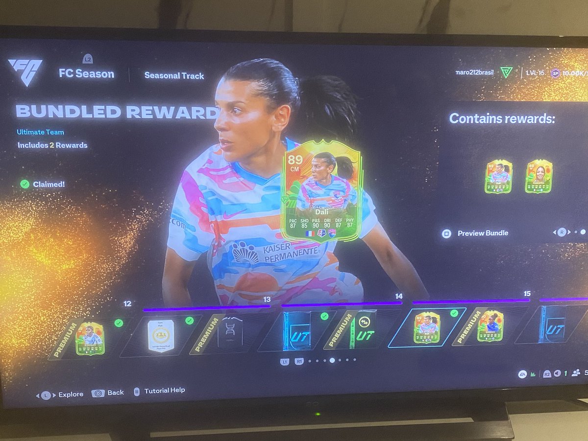 Marul212's tweet photo. @EASFCDirect bro i didnt get my premium pass after bought it for 1k fc points..not all of it can redeem on season pass..please sort this problem bcos i bought using money..Tq https://t.co/H8tTCbgl6h