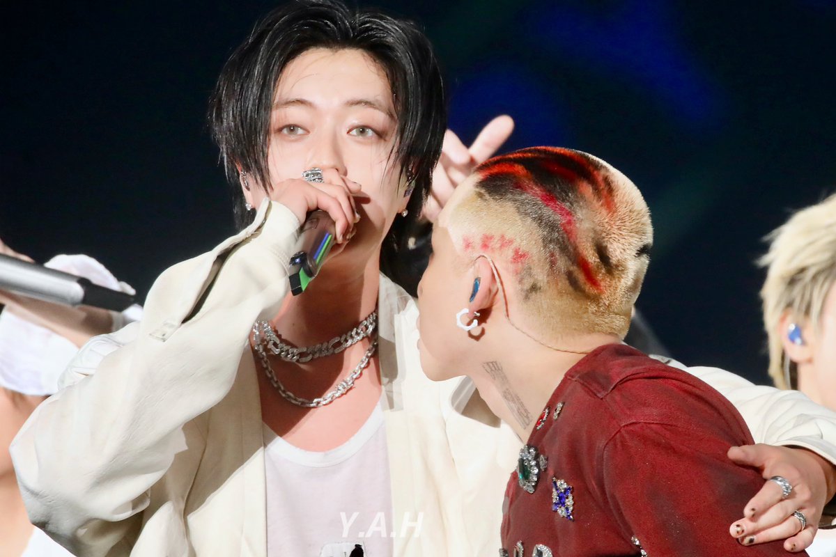 𝙔.𝘼.𝙃 tweet media