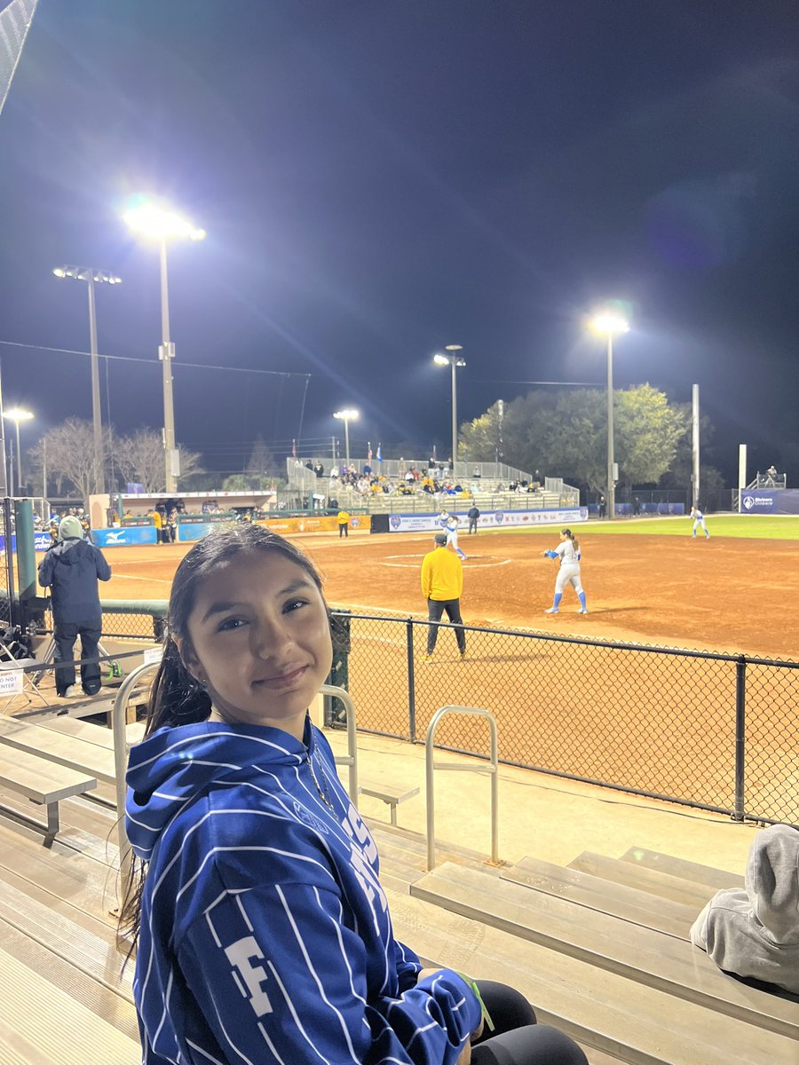 Was able to watch an outstanding game at the Shiners Children’s Clearwater College Invitational, UCLA against Missouri. I had the opportunity to meet Sierro Romero and Megan Grant! I even got a foul ball from the game! 
#GoVolts #GoBruins
<a href="/Sierrajoy32/">Sierra Joy Romero</a> <a href="/ChefMeganCookin/">Megan Grant</a>