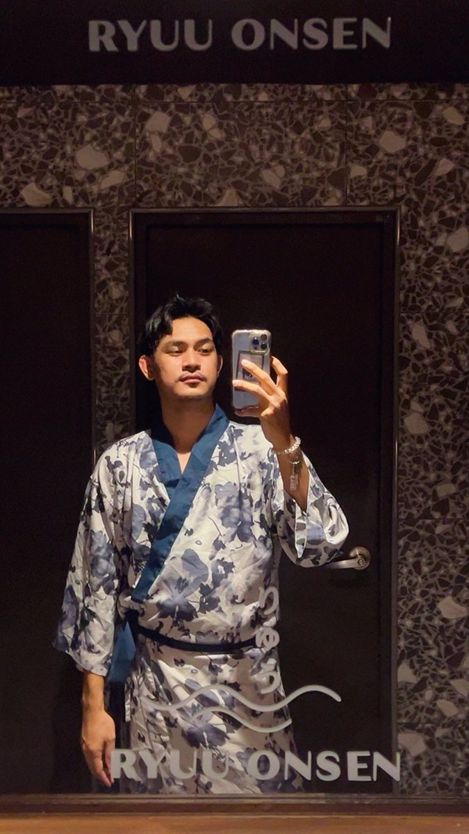 หน่องเฉา tweet media