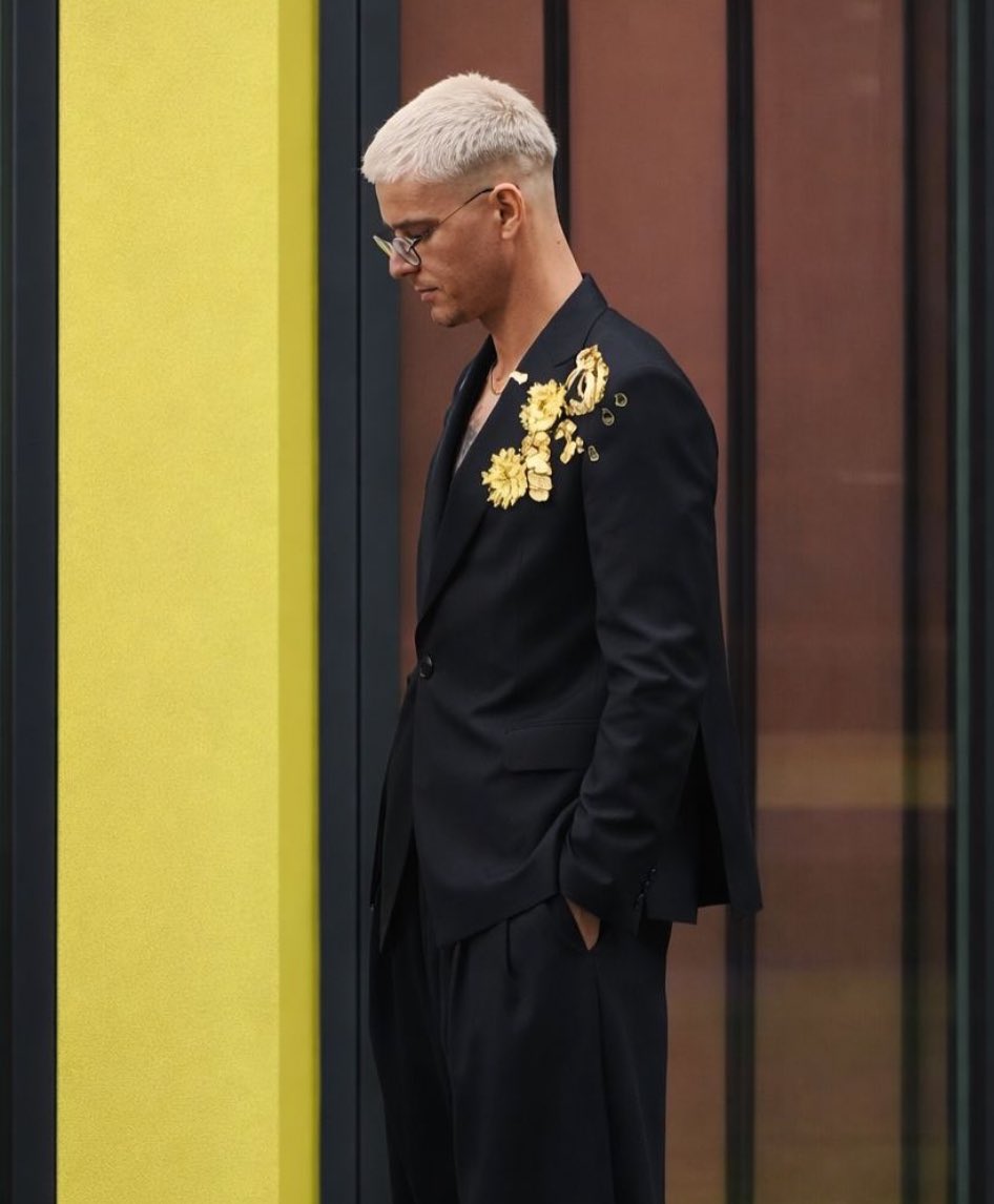 ebuzeqeshun's tweet photo. He gave us EVERYTHING emotions, laughter,realness,vulnerability, strength. He was the comfort person of that house,His game was smart Clever moves, strategy, intelligence he never needed to be loud to be strong. He showed every color of himself and carried this journey
#bbvipks4 https://t.co/TGJ30NfDQJ