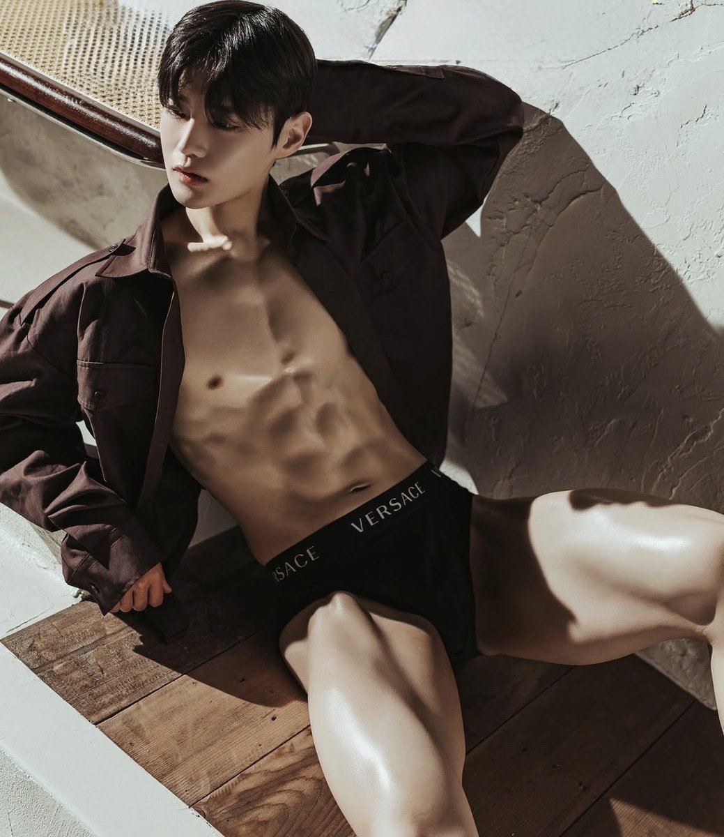 eastwest_daily's tweet image. 민상