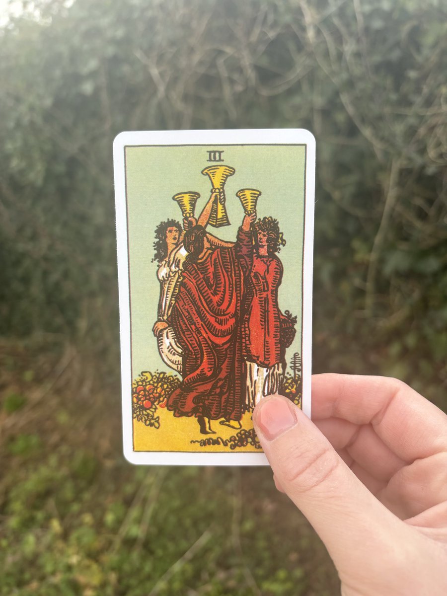 📩 🪽♡ Message Of The Day - 333 - “Beautiful soul, there’s no accident you’re seeing this message. Your prayers for connection are heard. You are going to be connecting with people who will feed your heart &amp; soul. Think community. Think soul connections &amp; sense of belonging.