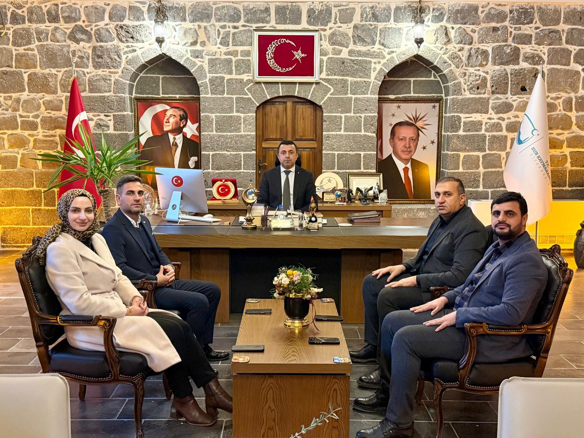 Görevine olan bağlılığı ve çalışkanlığıyla, kurumlara ve sivil toplum kuruluşlarına verdiği güçlü destekle ilçemize değer katan Değerli Kaymakamımız <a href="/hasanakbulut24/">Hasan Akbulut</a>’e teşekkür ediyoruz.

İş birliğine açık yaklaşımıyla sahada olan Kaymakamımıza ev sahipliği için teşekkür ederiz.